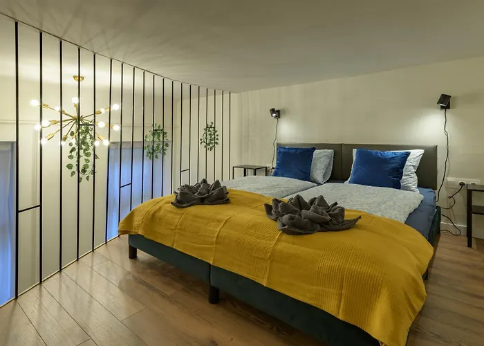 Nutcracker - Feel Yourself At Apartment Budapest